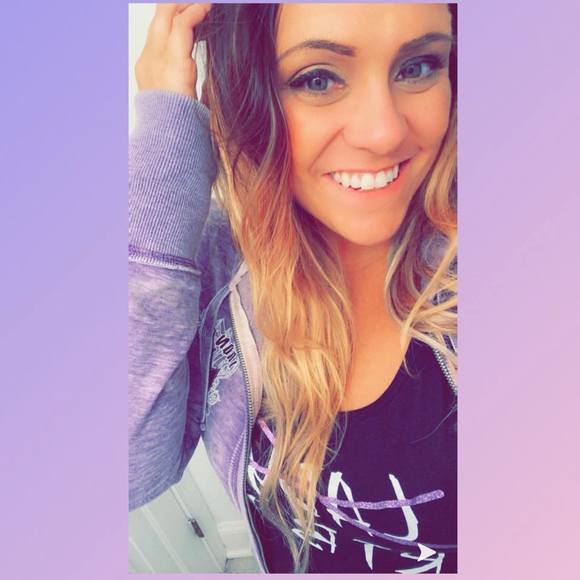 Meet your Posher, Bridget - Picture 1 of 1